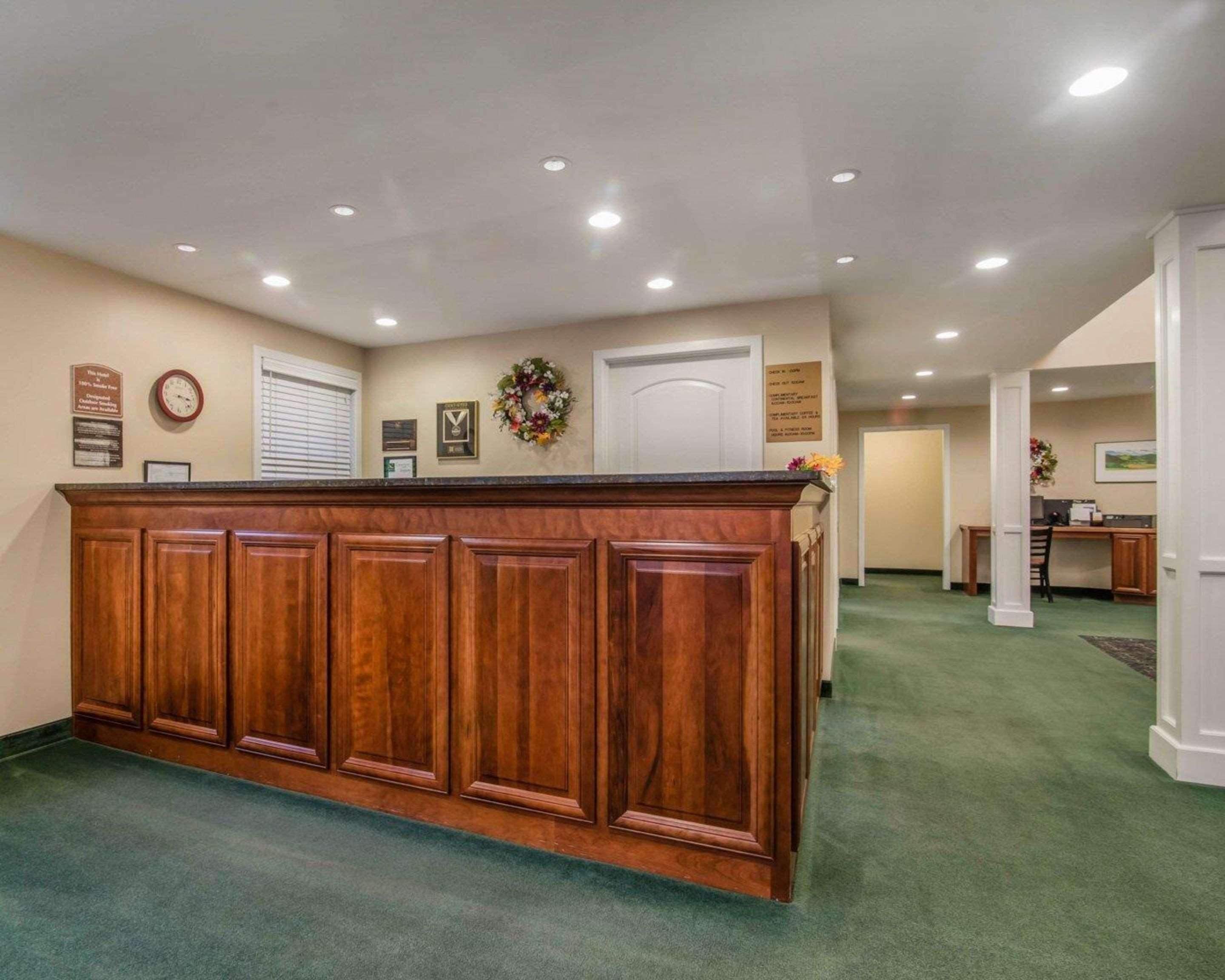 Align Inn Vermont Quechee Bagian luar foto