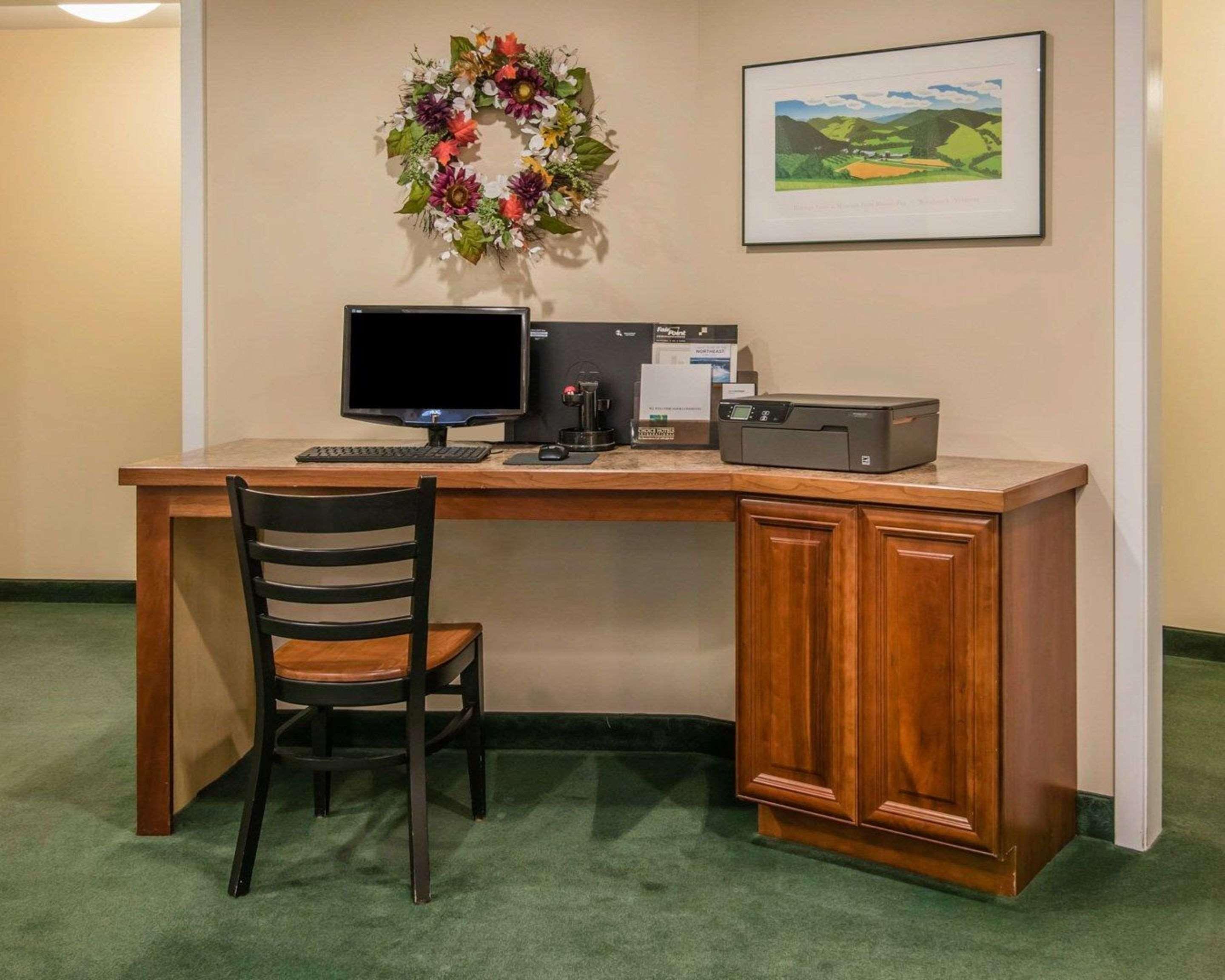 Align Inn Vermont Quechee Bagian luar foto